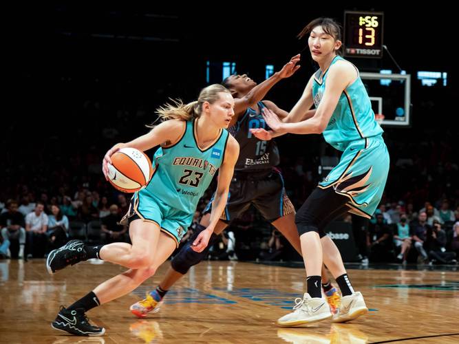 标题：25日WNBA预测：阳光VS自由人 狂热VS山猫