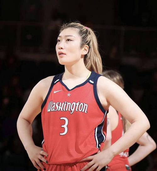 标题：三大核心的不同选择，李月汝今年赴WNBA，韩旭李梦留在国内