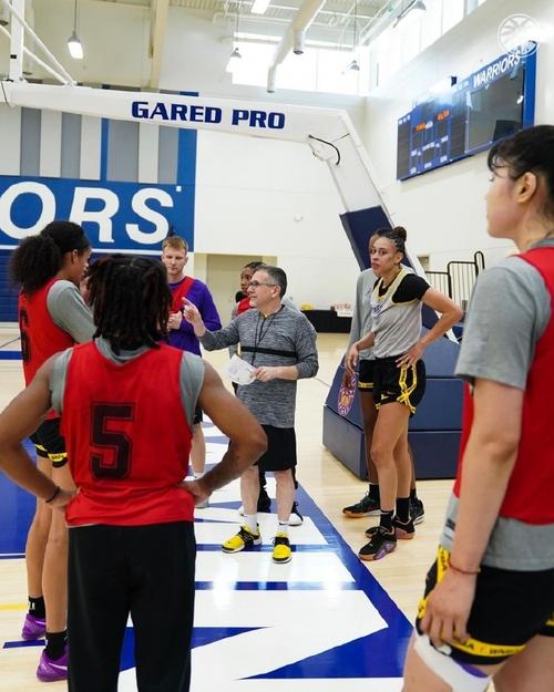 标题：WNBA火花94-88自由人结束7连败，李月汝登场10分钟得4分4篮板