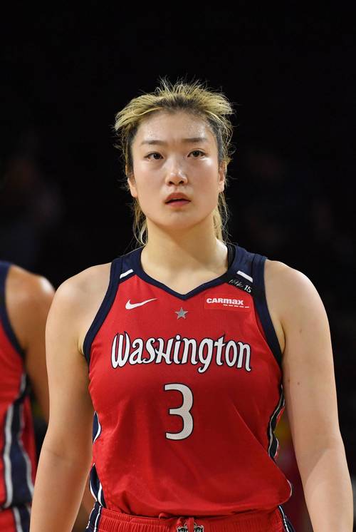 标题：李梦放弃WNBA！留守WCBA引热议，国内篮坛迎来新机遇？